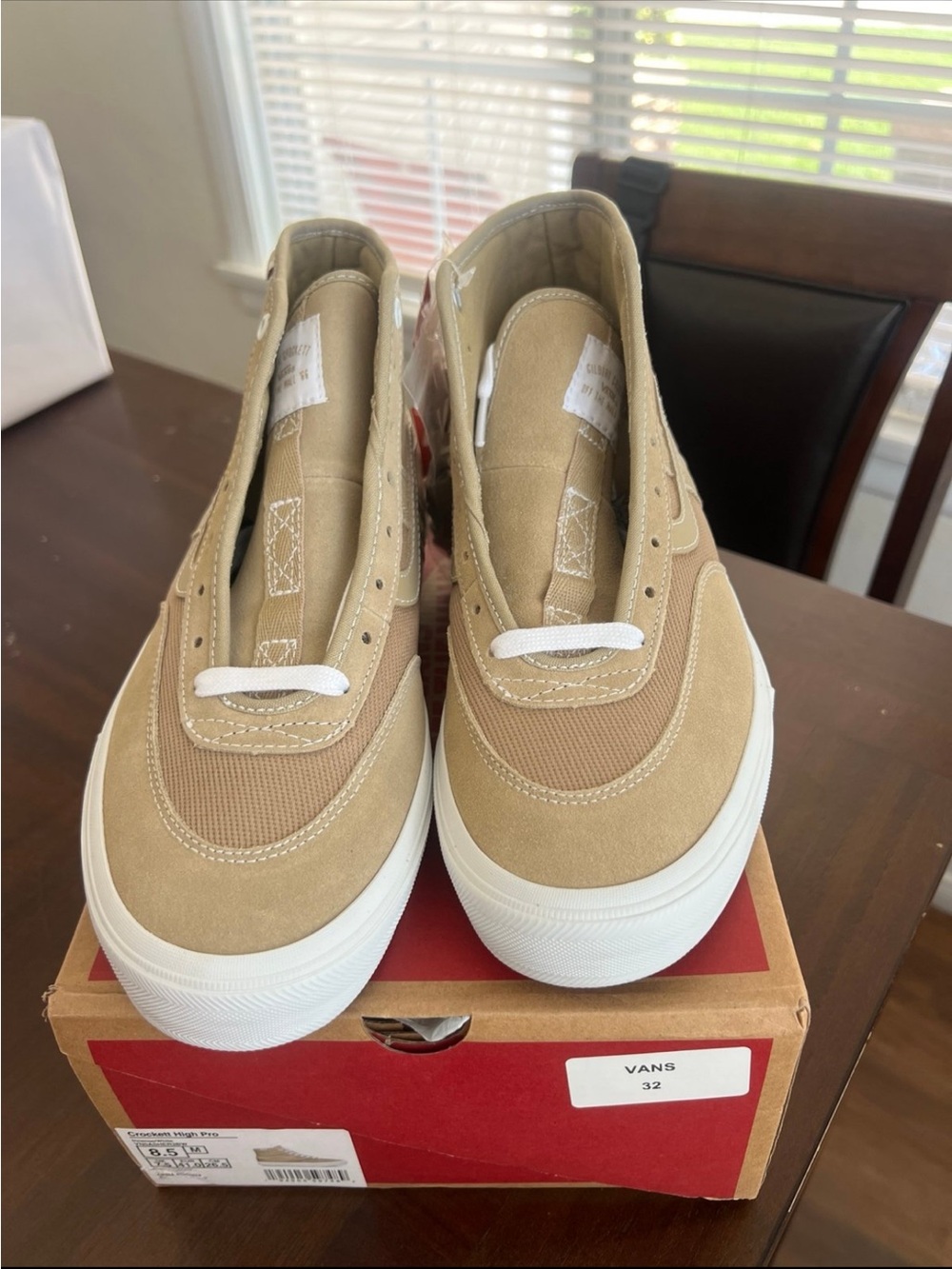 Men’s Crockett Hi-Pro Vans Size 8.5